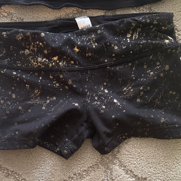 Girls IVIVVA by Lululemon Black Tank Top and shorts size 10 with Gold Pattern - Picture 3 of 5